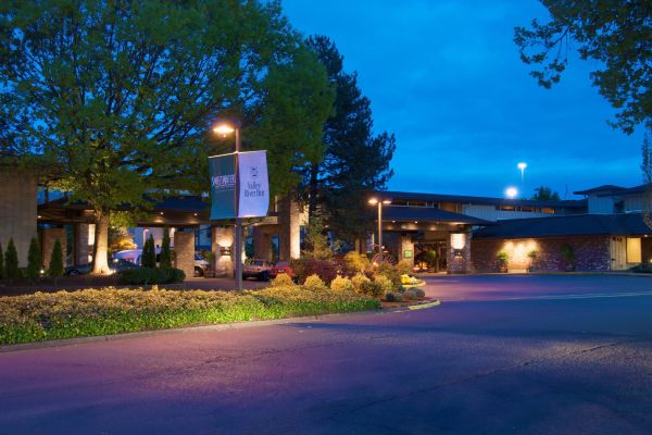 Valley River Inn (Eugene)